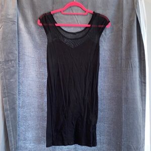 Bodycon dress with mesh sweetheart neckline